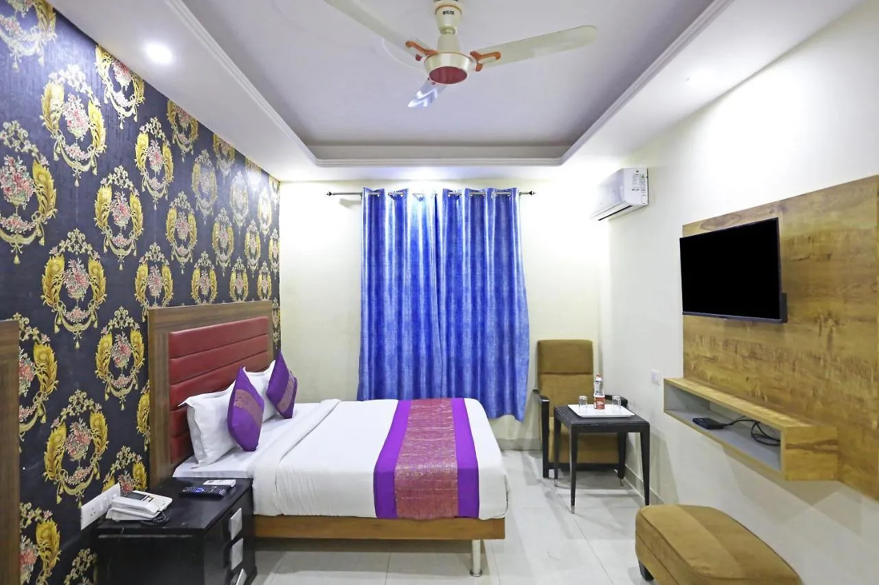 Hotel Gl Suites Near Delhi Airport New Delhi 4*,  India