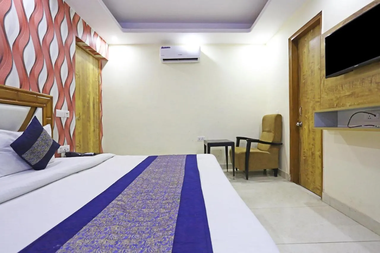 Hotel Gl Suites Near Delhi Airport New Delhi 4*,