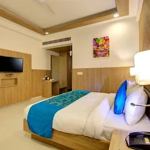 4* Hotel Elevate