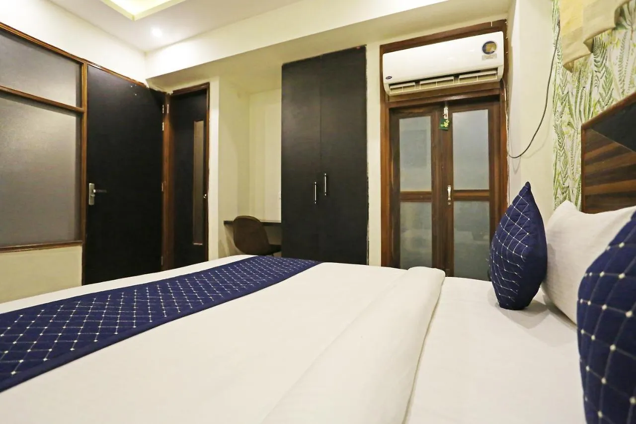 Hotel Gl Suites Near Delhi Airport New Delhi 4*,